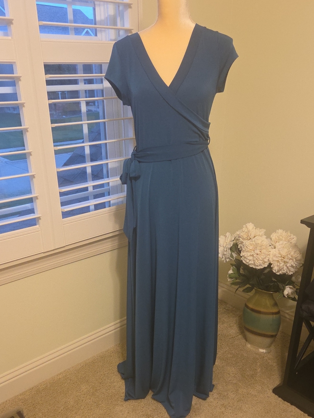 Flattering Teal Wrap Maxi Dress with V-Neck